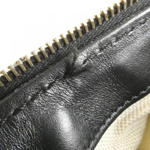 GUCCI Authentic Cream Shoulder Bag - Picture 8 of 10